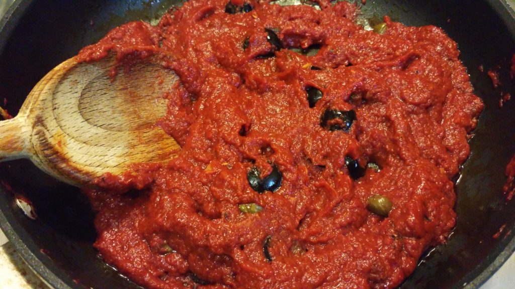 salsa puttanesca italiana