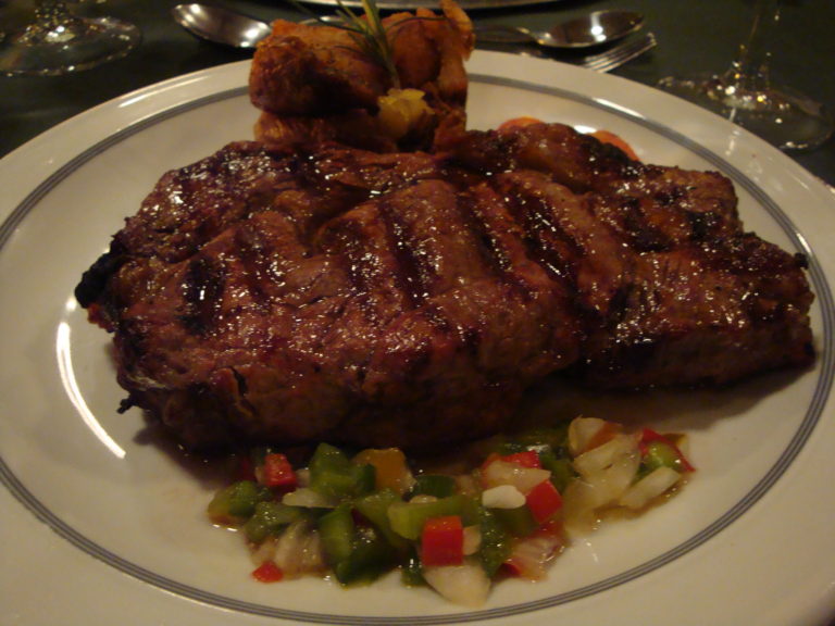 bife de chorzio servido en el plato